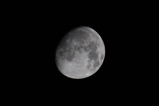 十三夜の月